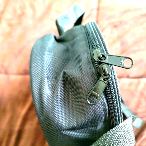 Vintage New Balance Crossbody Lunch Bag - Picture 5 of 7